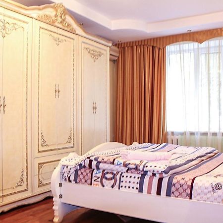 Tolebaeva 65 Apartment Almaty Luaran gambar
