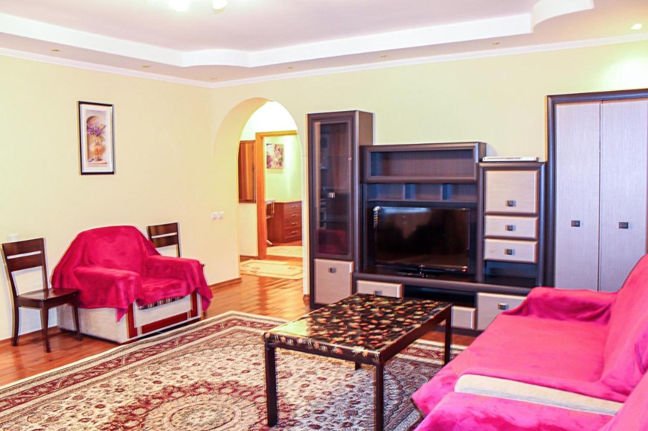 Tolebaeva 65 Apartment Almaty Luaran gambar